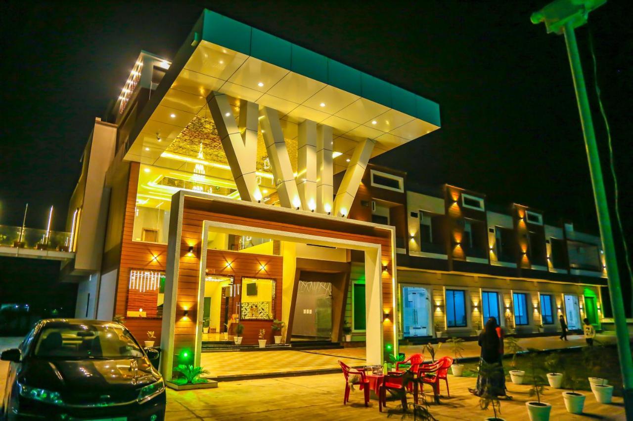 Aashirwad Hotels & Resort Shamgarh Kültér fotó