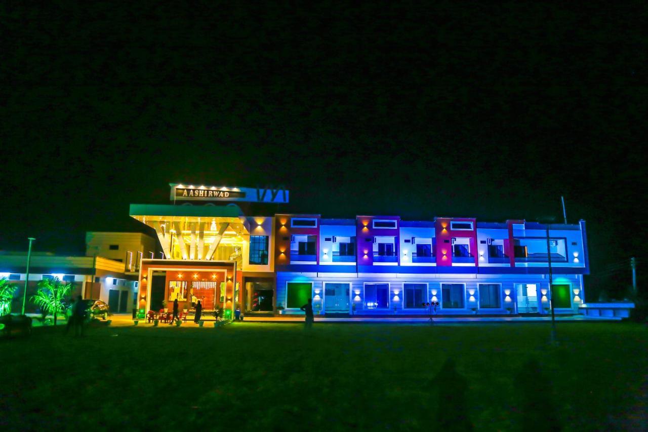 Aashirwad Hotels & Resort Shamgarh Kültér fotó