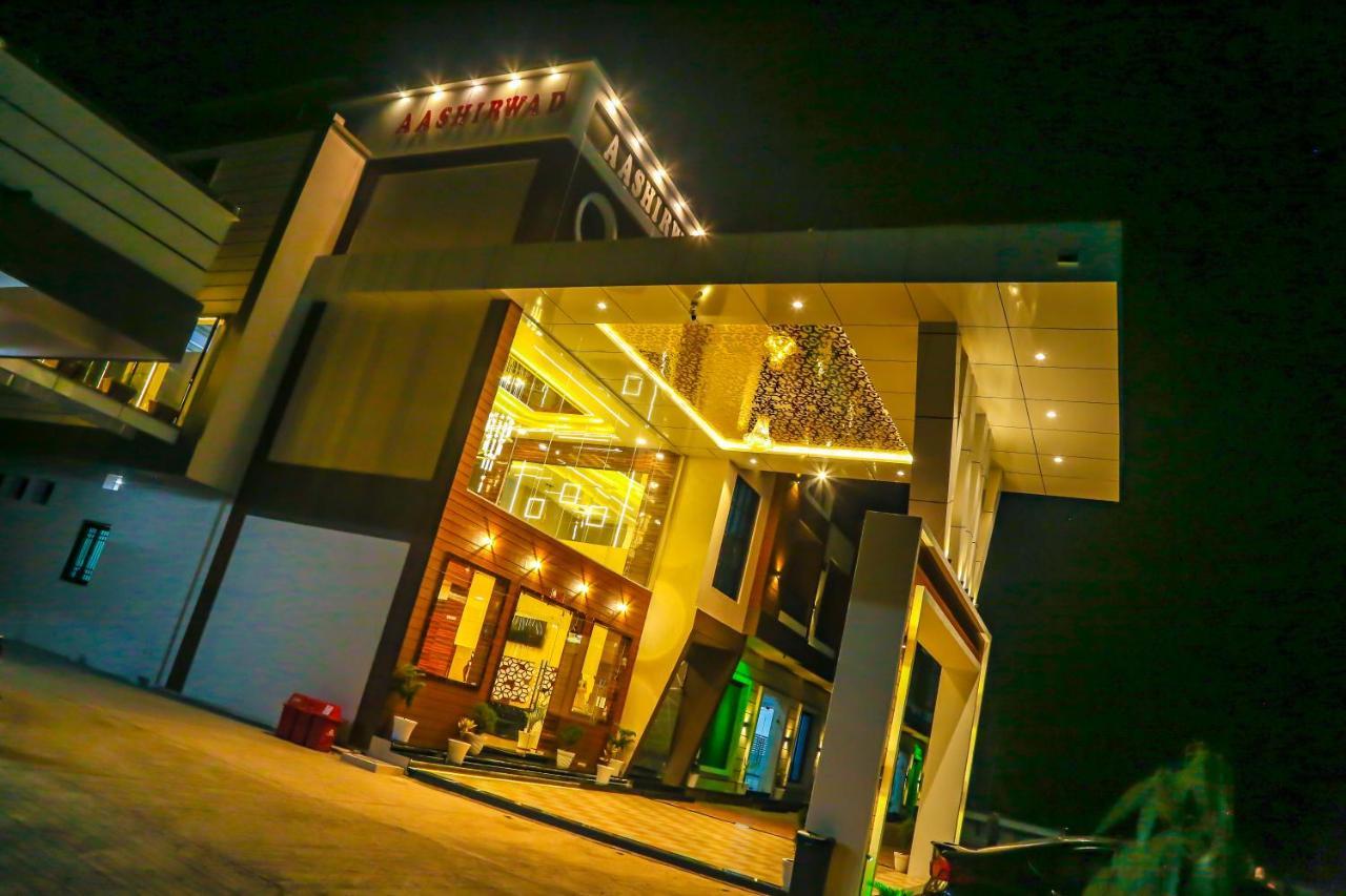 Aashirwad Hotels & Resort Shamgarh Kültér fotó